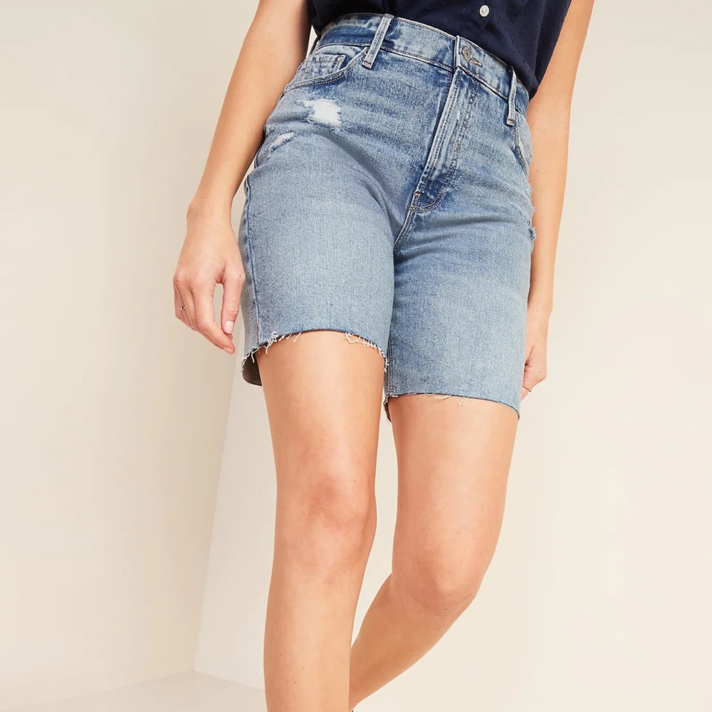 NWT Old Navy High Waisted Jean Shorts - size 10